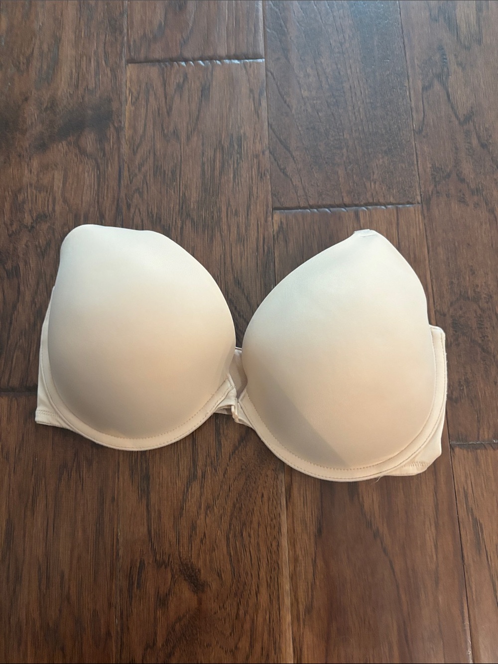PINK Victoria's Secret Cream Molded T-Shirt Bra